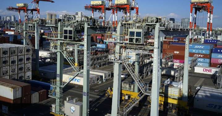 Trump tarifs: Japan's exports to the world rise