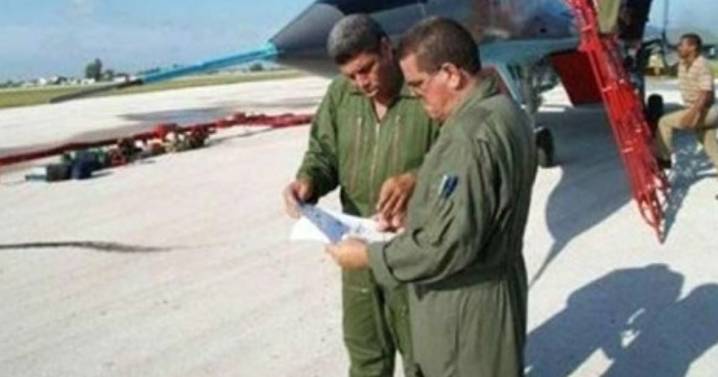 Detienen en EE.UU. a expiloto a Fuerza Aérea de Cuba acusado de fraude migratorio
