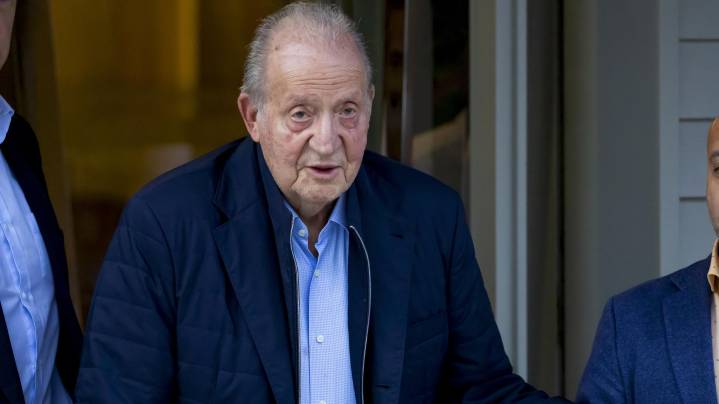 Juan Carlos I participa en un almuerzo privado de la Familia Real con motivo de los 50 años de la monarquía