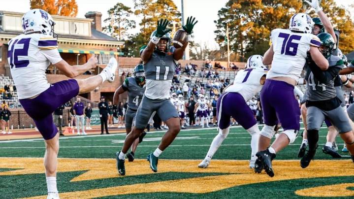 William & Mary defeats UAlbany 37–7 with dominant special teams display