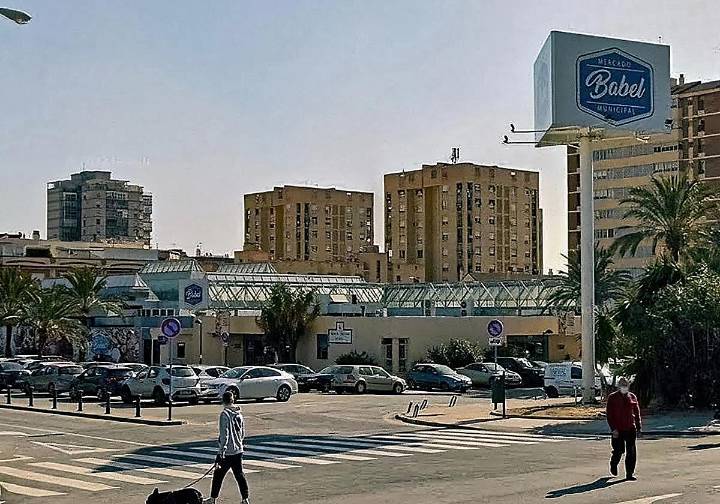 El Ayuntamiento habilitará más de 60 plazas de aparcamiento gratuito en un barrio de Alicante