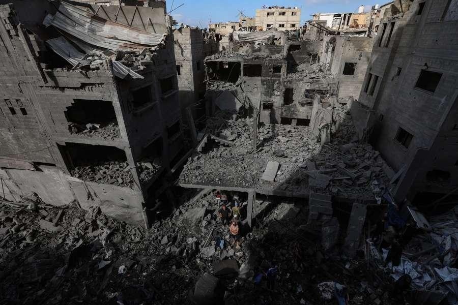 Suben a 238 los palestinos muertos por ataques israelíes desde el alto al fuego