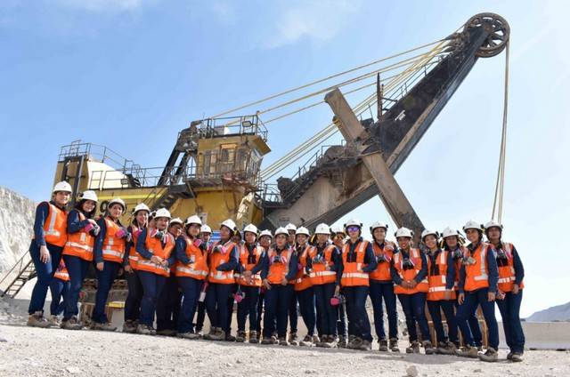 Postular empleo en una minera: ¿En qué puestos puede trabajar una mujer en la minería chilena?