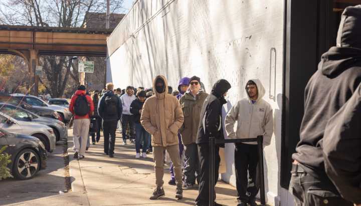 Shoppers flock to Wicker Park as businesses hope for strong sales on Small Business Saturday