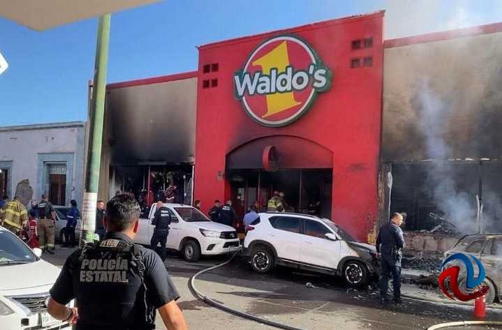 Mueren 27 personas por explosión en tienda Waldos de Hermosillo