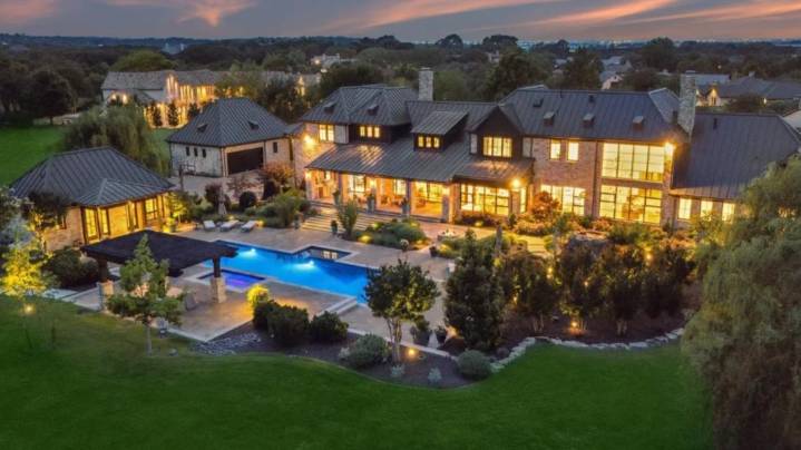 Glenn Beck sells DFW mansion ahead of move out of Texas