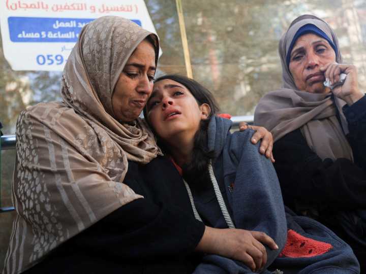 Palestinians ‘squeezed’ as Israel moves beyond ‘yellow line’ in Gaza City