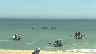 Padre muere al rescatar a su hija de 5 años fue arrastrada por una ola