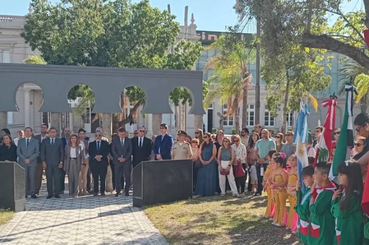 Emotiva ceremonia por un nuevo aniversario de la Independencia de la República de Líbano