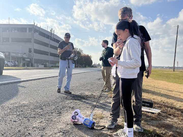 Activists continue daily protests outside Little Rock ICE facility