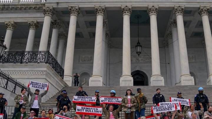 Veterans say no to Trump, cuts, billionaires & troops on our streets