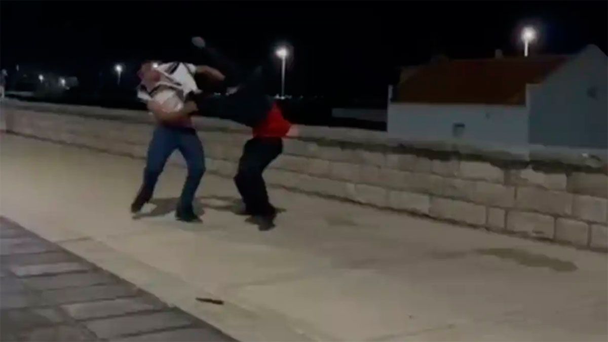 Video: un joven de 15 años murió tras una brutal pelea callejera en Necochea