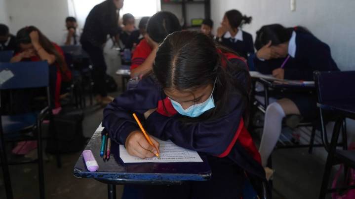 Educación básica en México alcanza su peor nivel en una década
