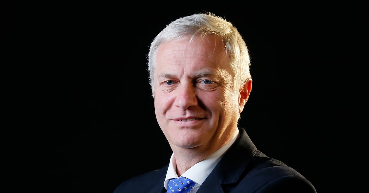 Kast logra pasar a segunda vuelta: se enfrentará con Jara el 14 de diciembre