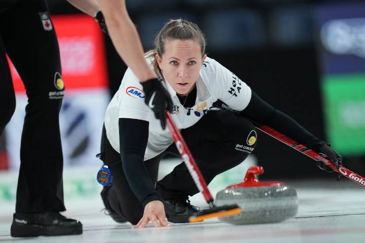 Homan rebounds at Canadian curling trials, while Einarson remains unbeaten