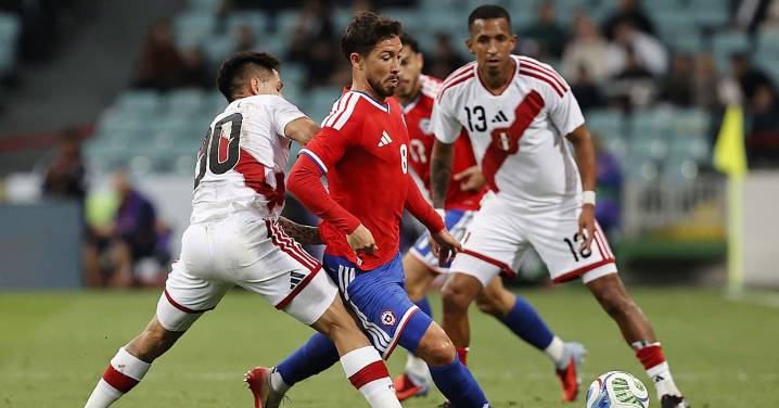 Chile, con uno menos, venció 2-1 a la Selección Peruana que no sabe ganar en la era Manuel Barreto
