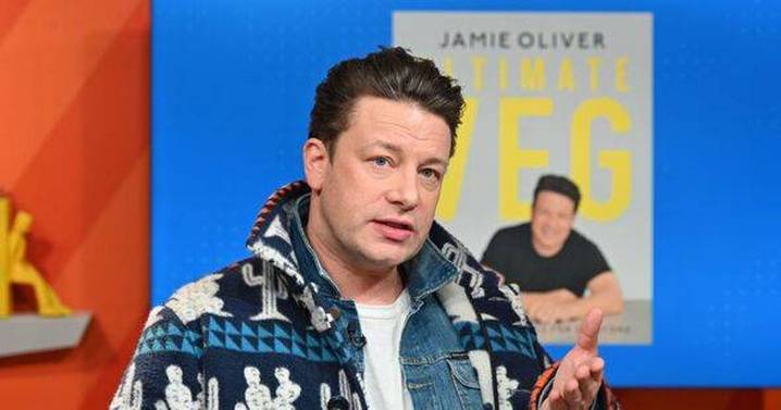Jamie Oliver's ‘really clever’ Christmas dinner hack could save you time