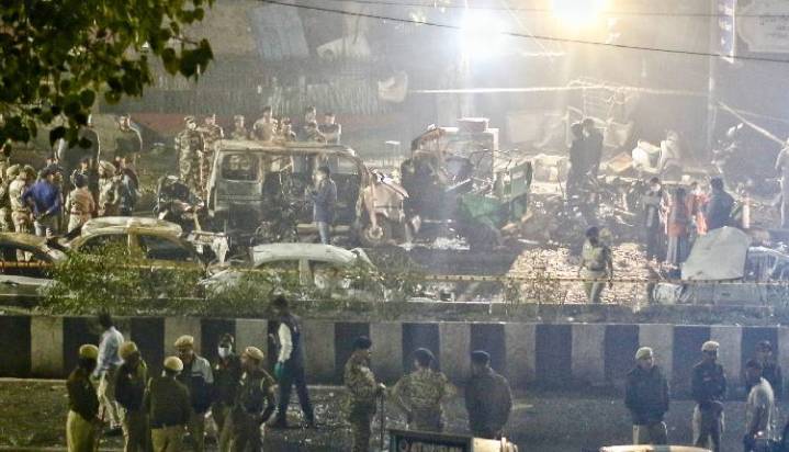 Investigators Suspect Red Fort Blast Was Suicide Strike Using Ammonium Nitrate