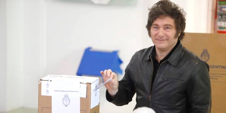 A dos semanas del triunfo electoral oficialista, un informe destacó una incipiente “estabilización financiera”