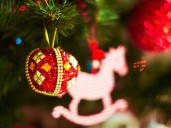 La tendencia que reemplaza al árbol de Navidad en departamentos este 2025