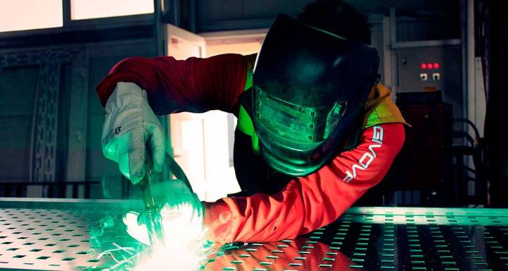 América Latina trabaja cinco horas más por semana que los países de altos ingresos, según la OIT