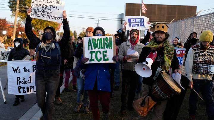 Court says Border Patrol official won't have to brief judge on Chicago