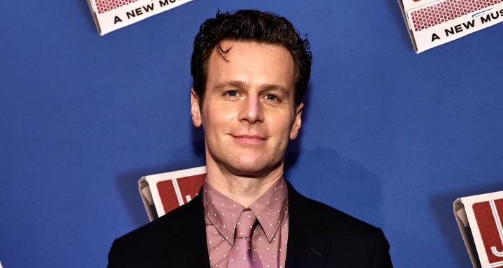 Jonthan Groff Sets Exit Date for Broadway Musical ‘Just In Time’ | Broadway, Jonathan Groff 