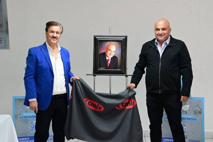 Reconocen a Eugenio Williamson por su liderazgo en la CMIC Monclova