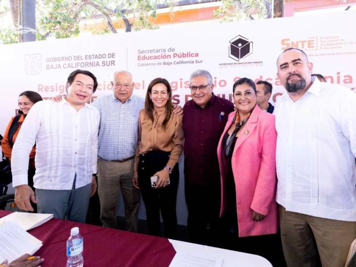 Gobierno de México entrega 500 plazas de nueva creación a personal educativo en Baja California Sur