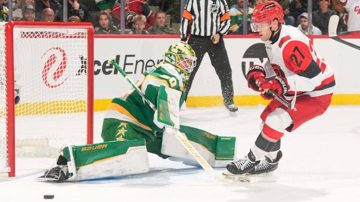 Wallstedt, Wild recover, hold off Hurricanes in shootout