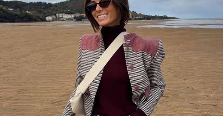 5 jerséis básicos y holgados de Zara que te salvan el look con vaqueros: Son grises, calentitos y con un punto elegante