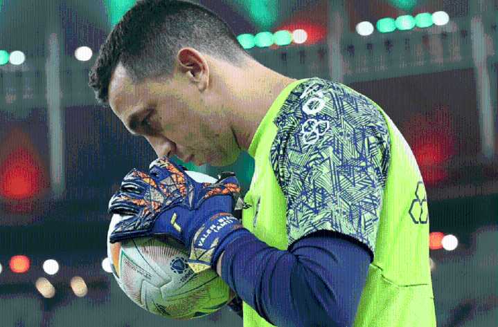 Mercado de Pases 2025: el impactante reemplazante de Agustín Marchesín que Riquelme quiere traer a Boca