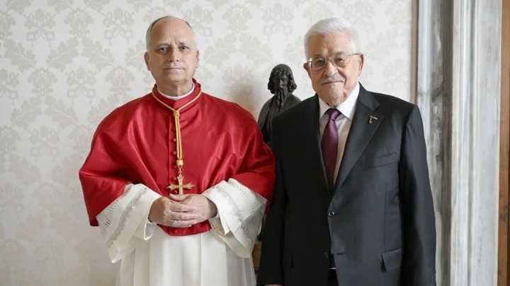 León XIV y Mahmud Abás, presidente palestino, coinciden en la urgencia de ayudar a Gaza y en la solución de dos Estados tras encuentro en el Vaticano