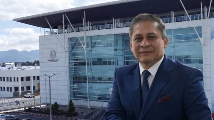 El polémico general (r) José Henry Pinto renunció a la dirección de la Aeronáutica Civil, ¿qué hay detrás?