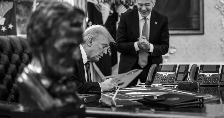 Trump unveils deal to expand coverage and lower costs on obesity drugs