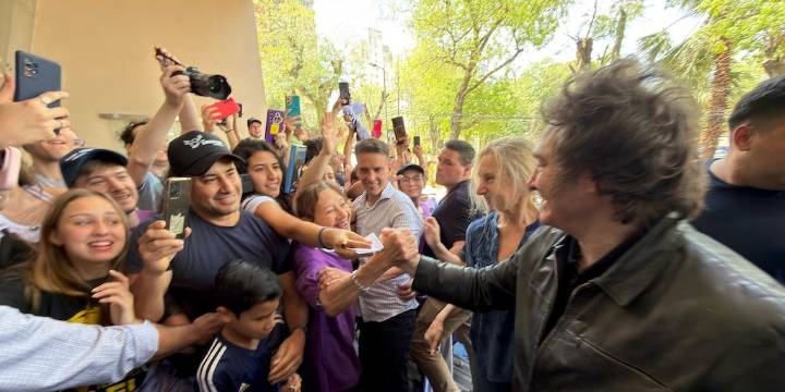 Tras la foto con gobernadores, Milei visitará Corrientes y busca hacer pie en el interior para federalizar la gestión