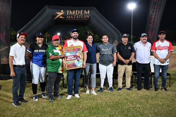 Inauguran la Liga Juvenil Nuevos Valores Imdem con homenaje a peloteros locales