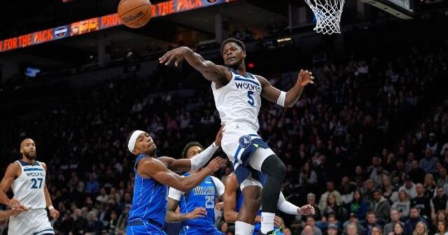 Timberwolves win for the 5th time in 6 games, beating the short