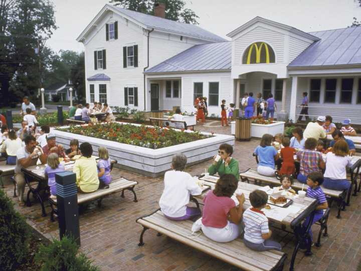Photos show what it was like to eat at McDonald's in the 1980s