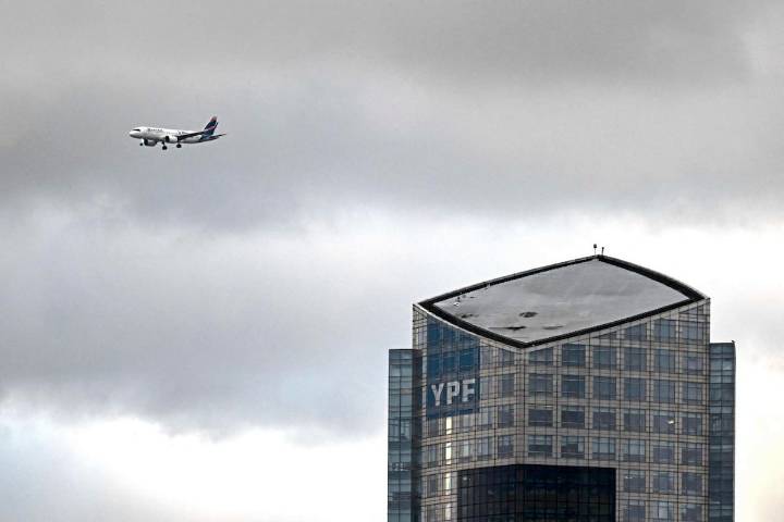 Audiencia clave en el caso YPF por los chats de funcionarios y exfuncionarios