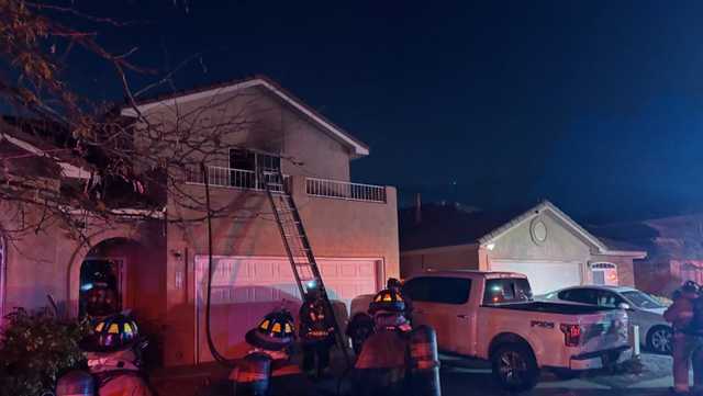 Firefighters rescue 3 from balcony of 2