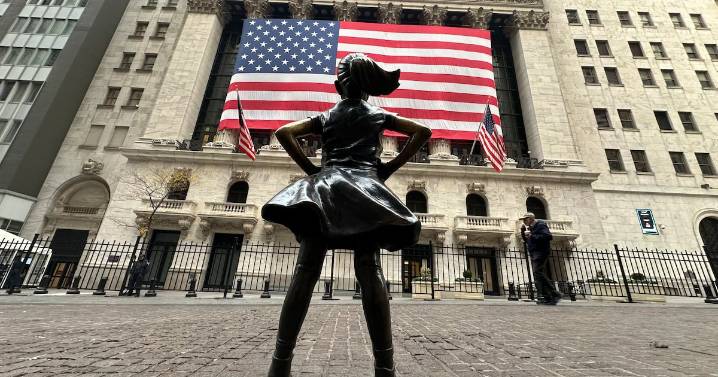 Stock market today: tech stocks fall