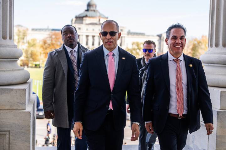 Democrats weathering redistricting storm with majority in sight