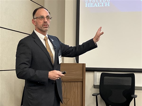 Faster, better health care one of the practical benefits AI can provide, UT experts agree