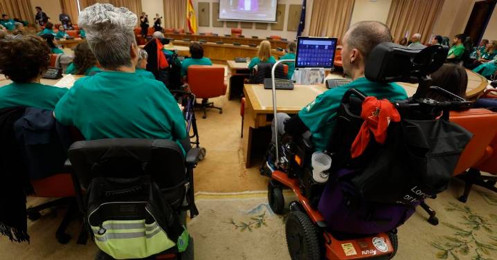 El PP acusa al Gobierno de "jugar con la vida" de los 60 enfermos de ELA de Almería