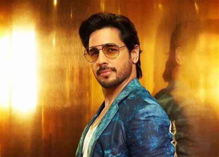 Sidharth Malhotra sends ‘big love and hug’ to Aditya Roy Kapur as he turns 40