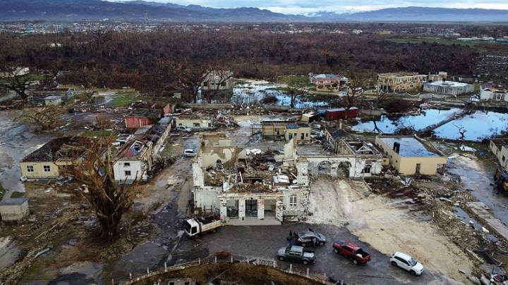 Un hospital de campaña español para atender a las víctimas del huracán que asoló Jamaica