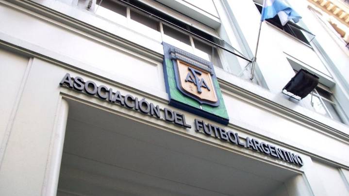 La AFA y el "roban pero hacen"