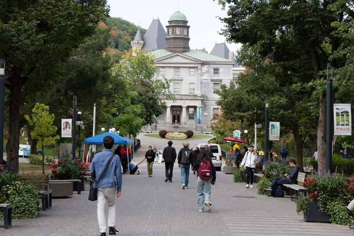 Letters to the editor, Nov. 9: ‘Fencing foreign students out of Canada feels like a needless shot to the feet of the Canadian economy and its education institutions’