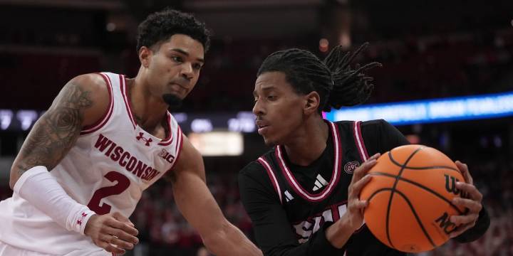 No. 23 Wisconsin stays unbeaten with 94-69 rout of SIU Edwardsville